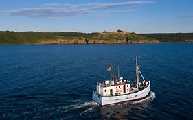 Varra Water - Unique Boat Accomodation - Bornholm - Fjaelstavn